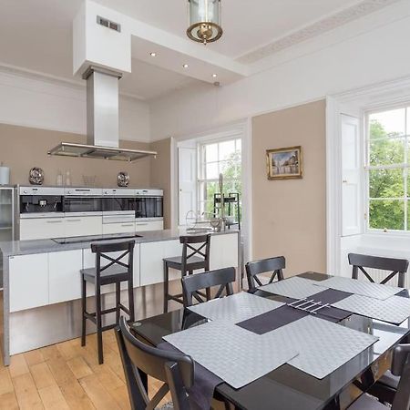 Prime Edinburgh City Centre - 4 Bed Penthouse المظهر الخارجي الصورة