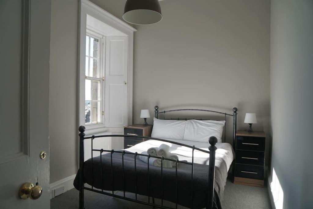 Prime Edinburgh City Centre - 4 Bed Penthouse المظهر الخارجي الصورة