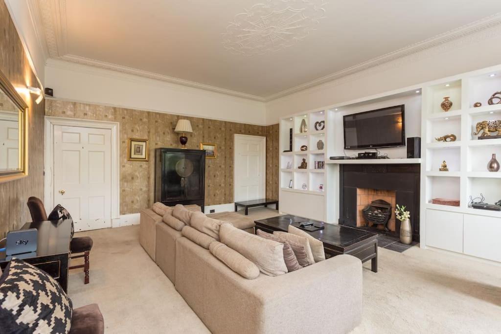 Prime Edinburgh City Centre - 4 Bed Penthouse المظهر الخارجي الصورة