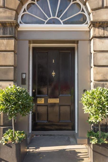 Prime Edinburgh City Centre - 4 Bed Penthouse المظهر الخارجي الصورة