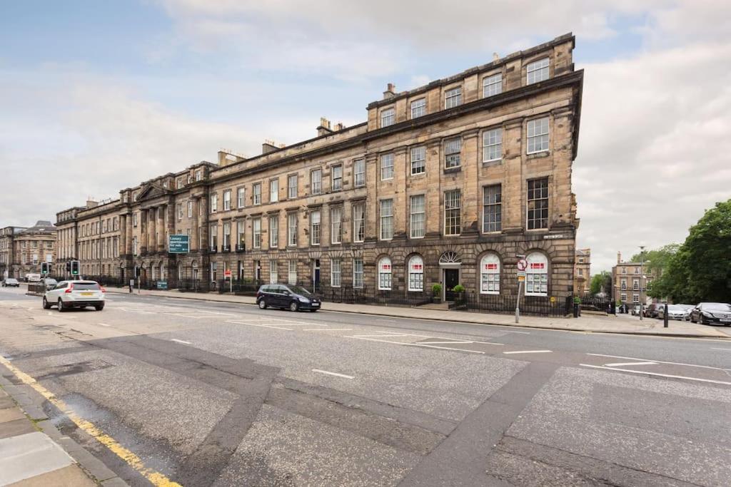 Prime Edinburgh City Centre - 4 Bed Penthouse المظهر الخارجي الصورة