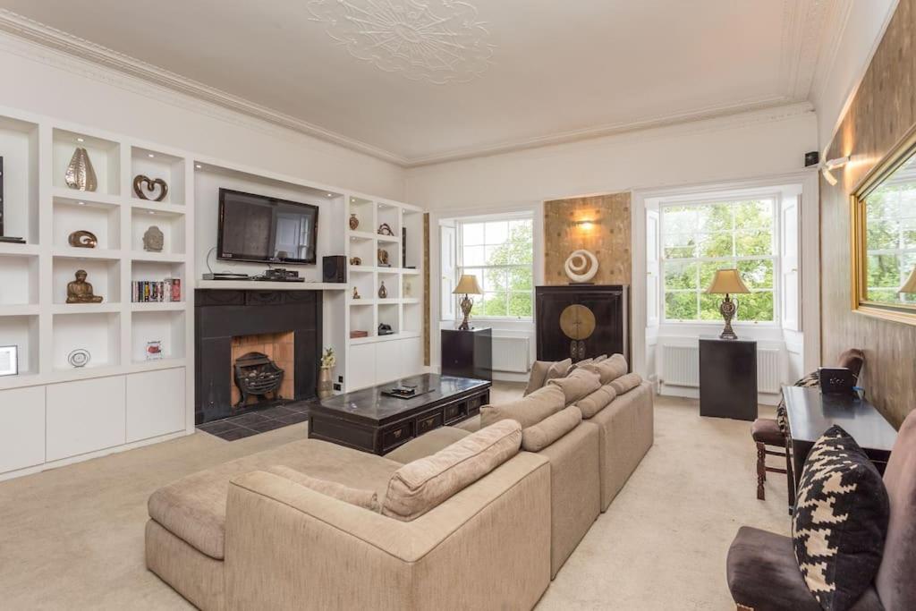 Prime Edinburgh City Centre - 4 Bed Penthouse المظهر الخارجي الصورة