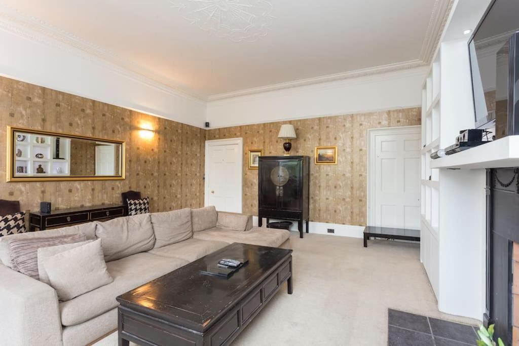 Prime Edinburgh City Centre - 4 Bed Penthouse المظهر الخارجي الصورة