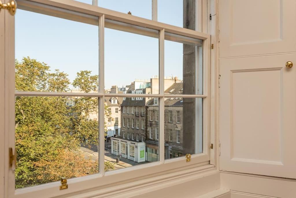 Prime Edinburgh City Centre - 4 Bed Penthouse المظهر الخارجي الصورة