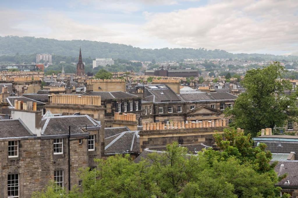 Prime Edinburgh City Centre - 4 Bed Penthouse المظهر الخارجي الصورة