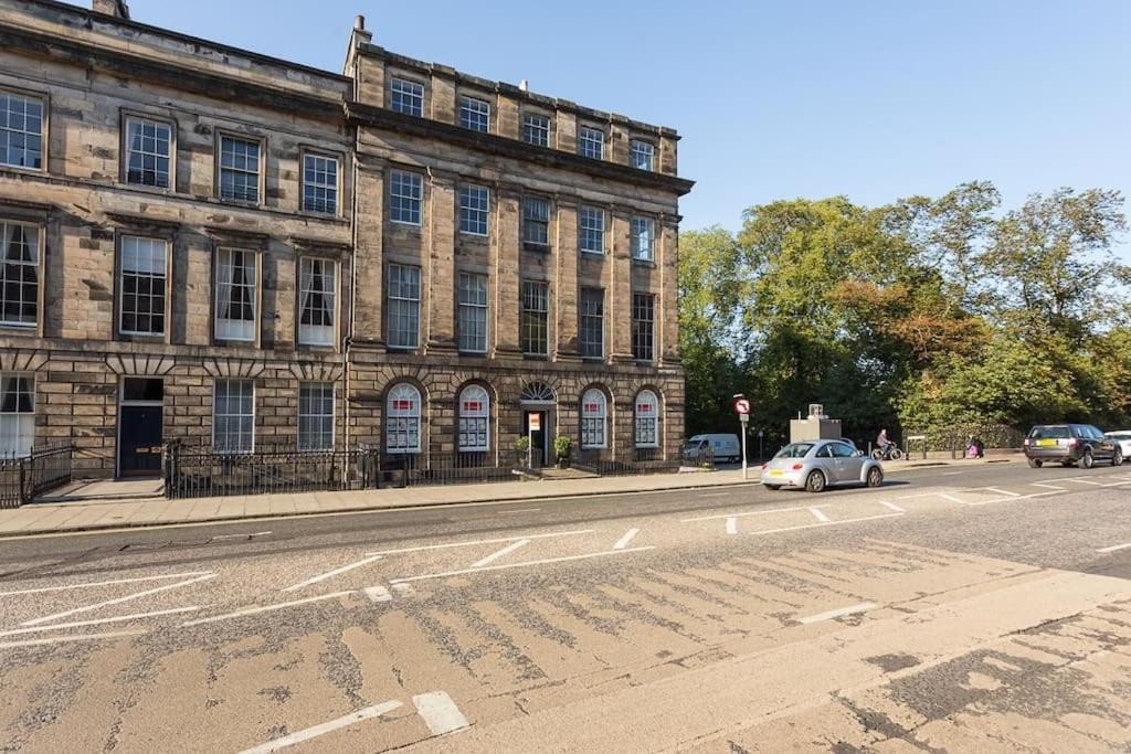 Prime Edinburgh City Centre - 4 Bed Penthouse المظهر الخارجي الصورة